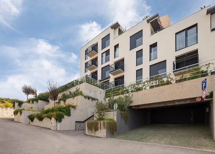 Enjoyer - Seafront Apartment With Private Heated Pool And Terrace