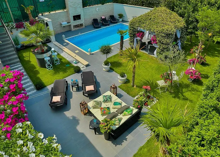 ***Green Dream***- Villa In Split